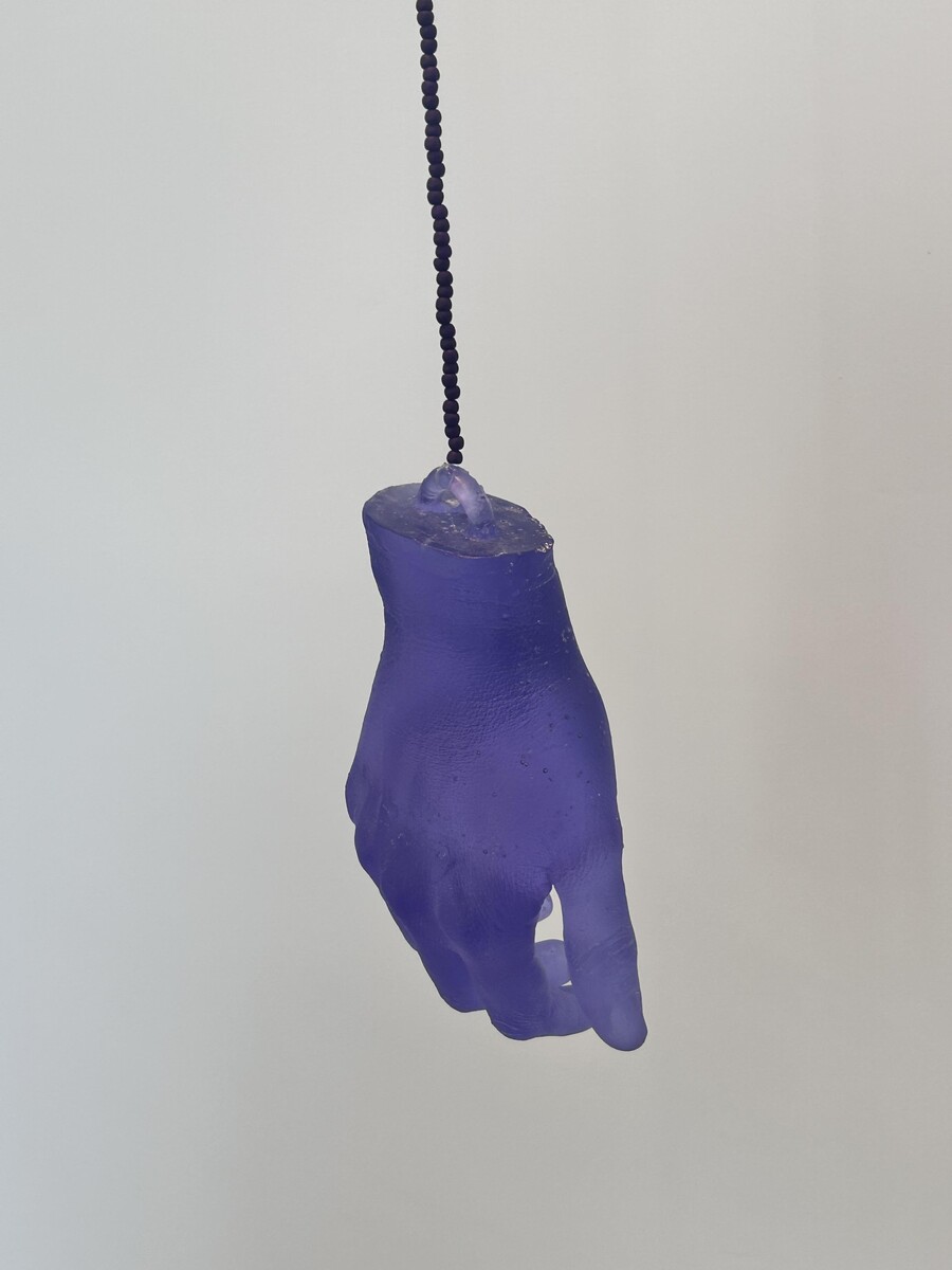 Carmen Winant; My right hand at rest; 2025