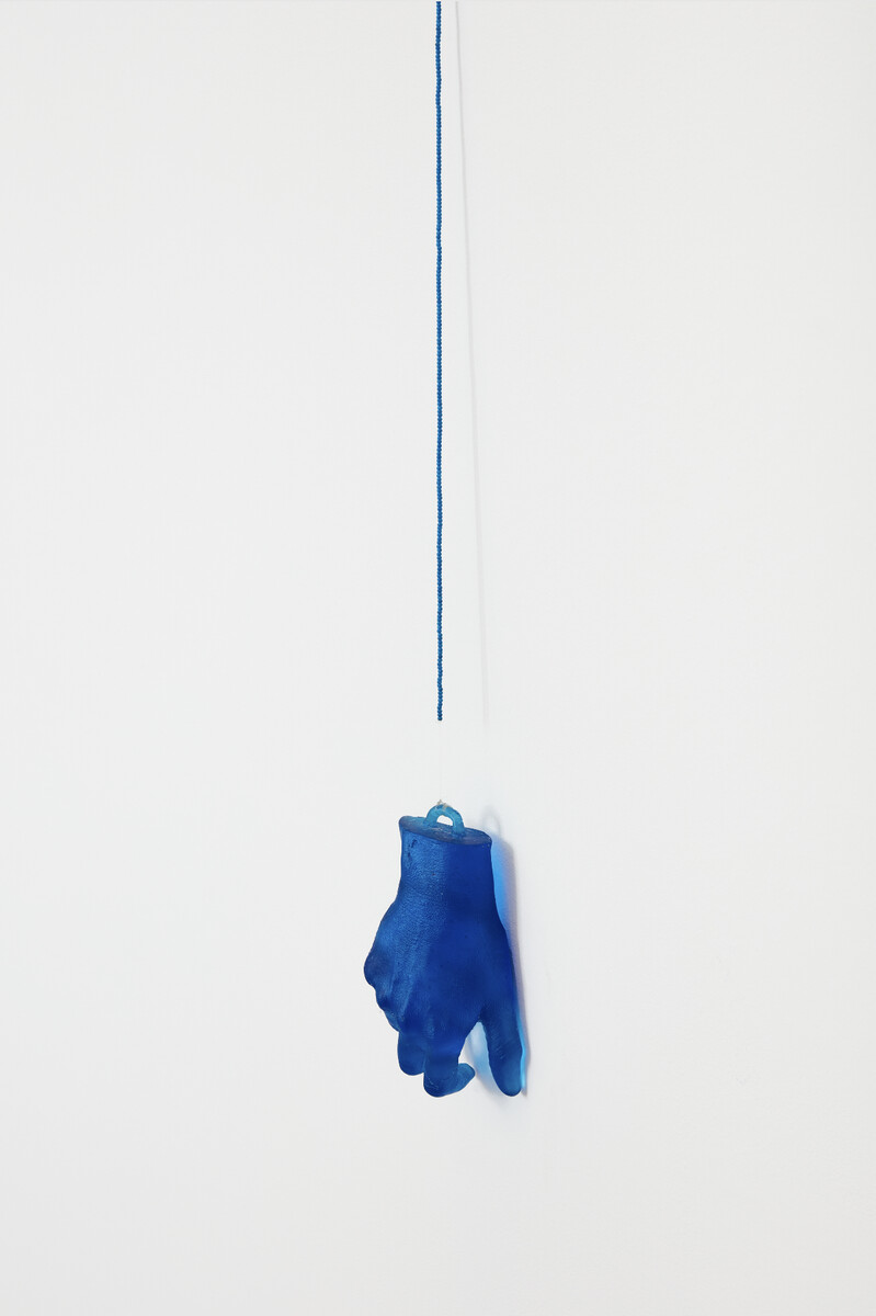 Carmen Winant; My right hand at rest; 2025