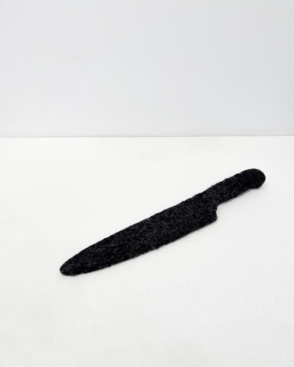 Manuela García; El polvo de los segundos. Viento negro. Cuchillo; 2020