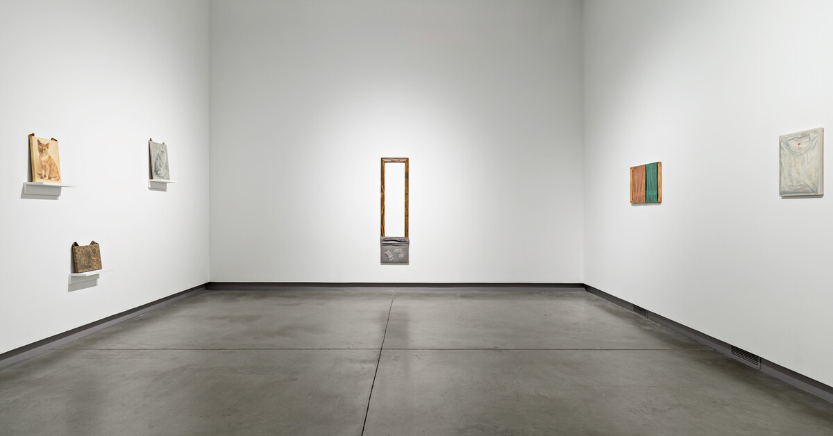 Ryosuke Kumakura: towels, socks, cats, windows