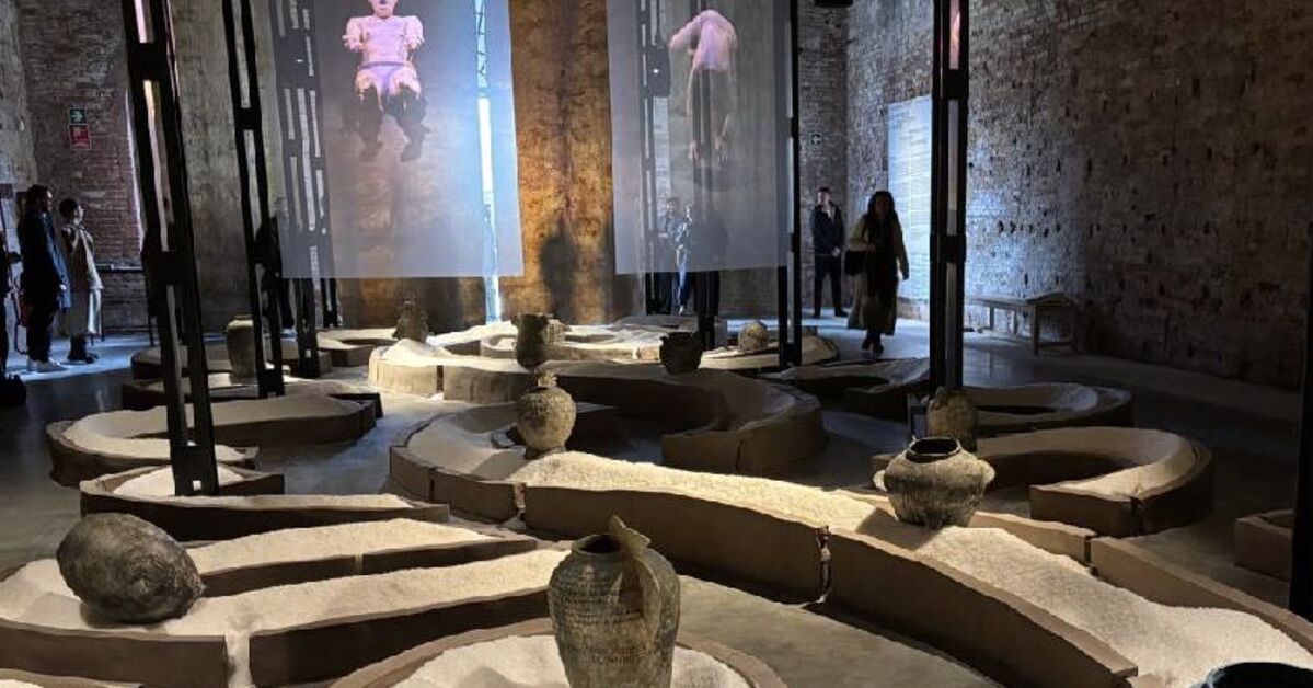 The Instillation “Actos invisibles para sostener el universo” Represents Mexico at the Venice Biennale