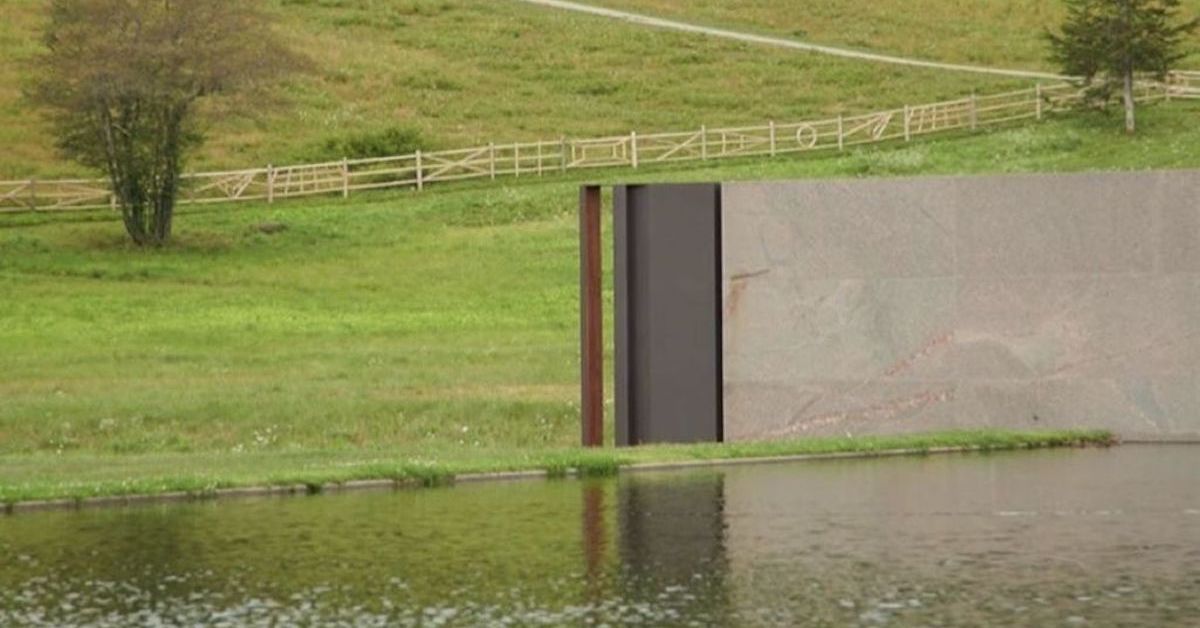 Sculpture Under Open Sky