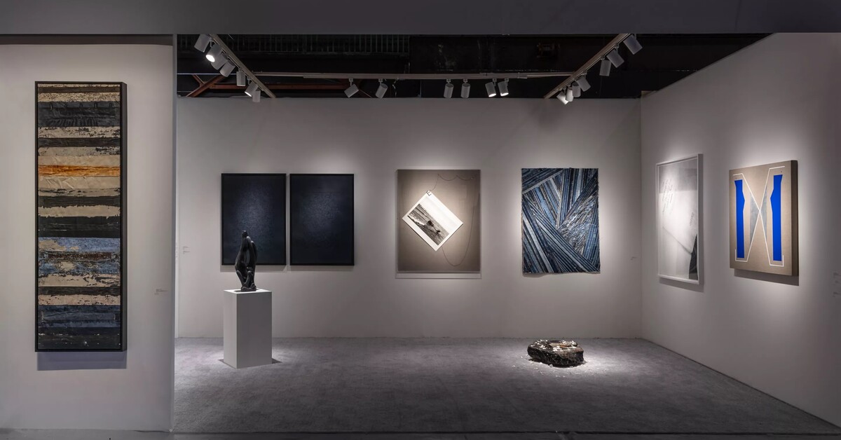 Why Everything at Major Art Fairs Seems to Be Pre-Sold